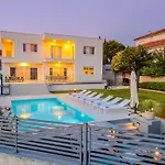 Vila New Luxury 