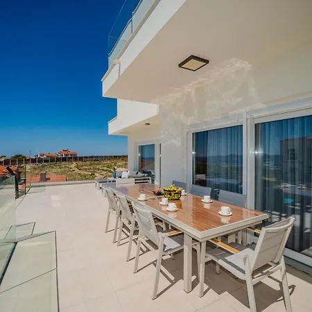 ヴィラ New Luxury 